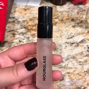Hourglass primer